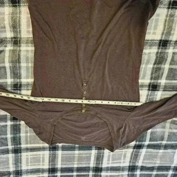 Gap, Women's size medium, brown, half sleeve, scoop neck, blouse - Picture 5 of 9